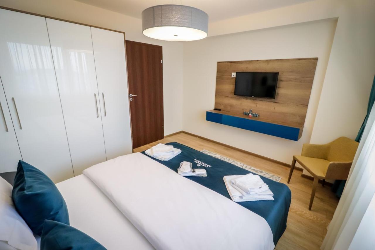 Lux Green Apartament 2 Lägenhet Braşov Exteriör bild