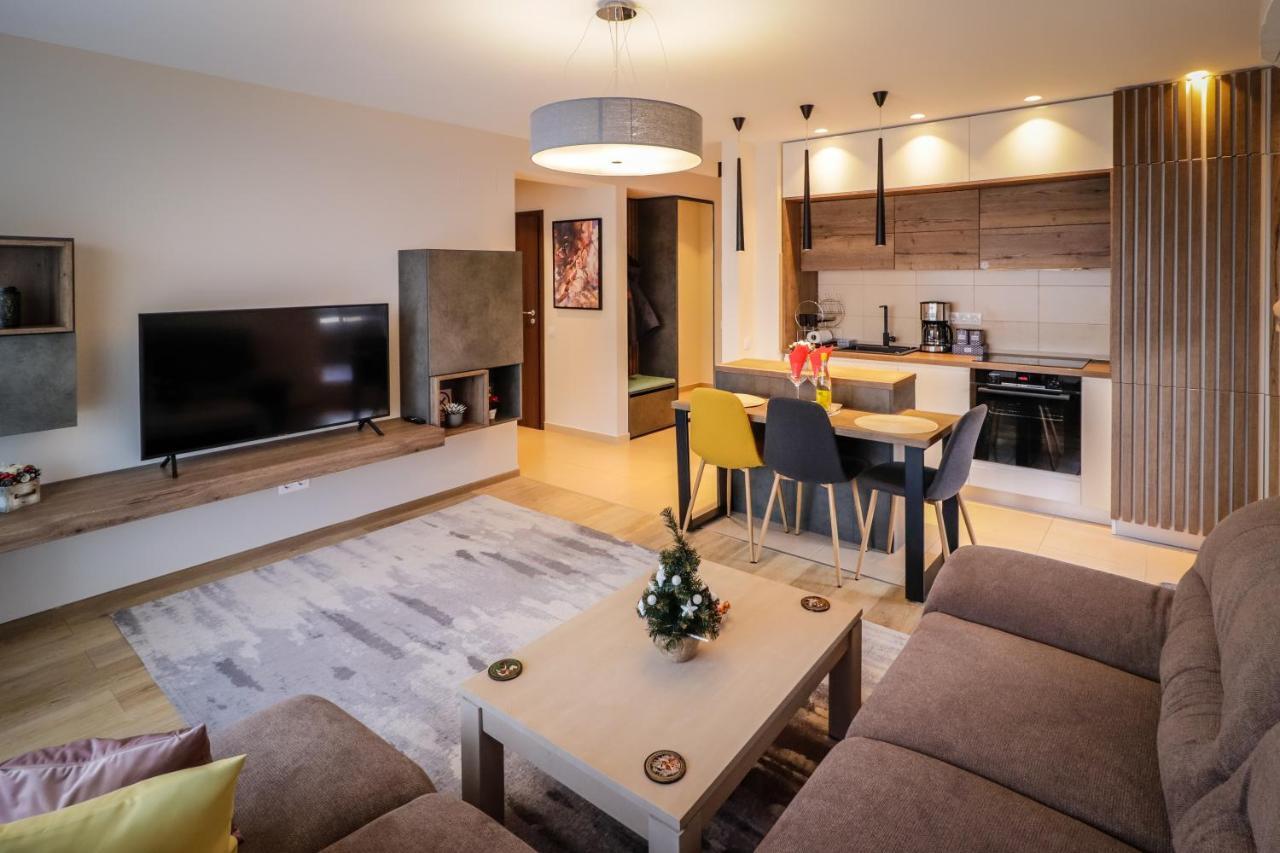 Lux Green Apartament 2 Lägenhet Braşov Exteriör bild