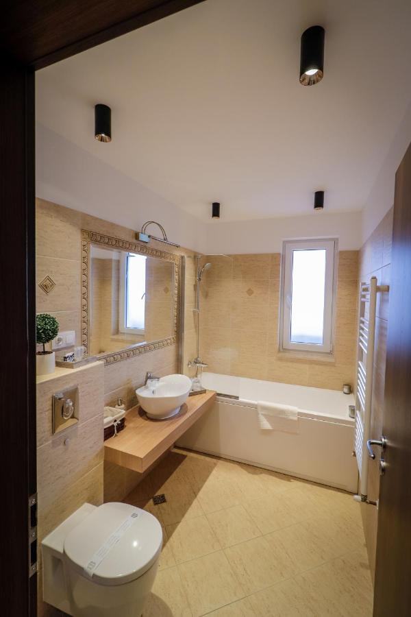 Lux Green Apartament 2 Lägenhet Braşov Exteriör bild